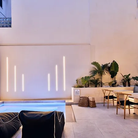 מלון דירות Grande Madonna Luxury Boutique 4*