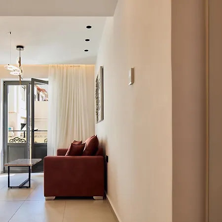 Grande Madonna Luxury Boutique Aparthotel 4*