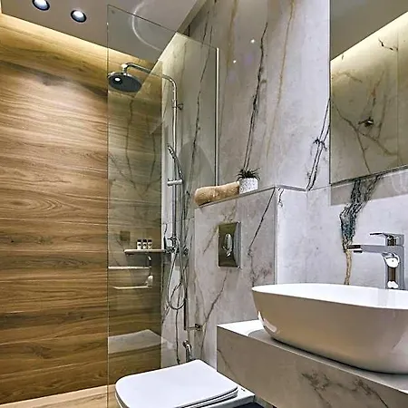 Grande Madonna Luxury Boutique Apartmanhotel 4*