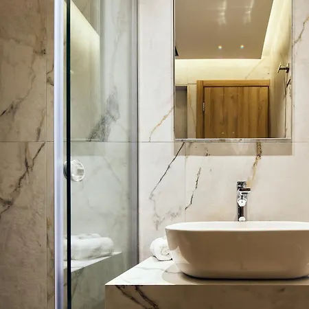 Grande Madonna Luxury Boutique